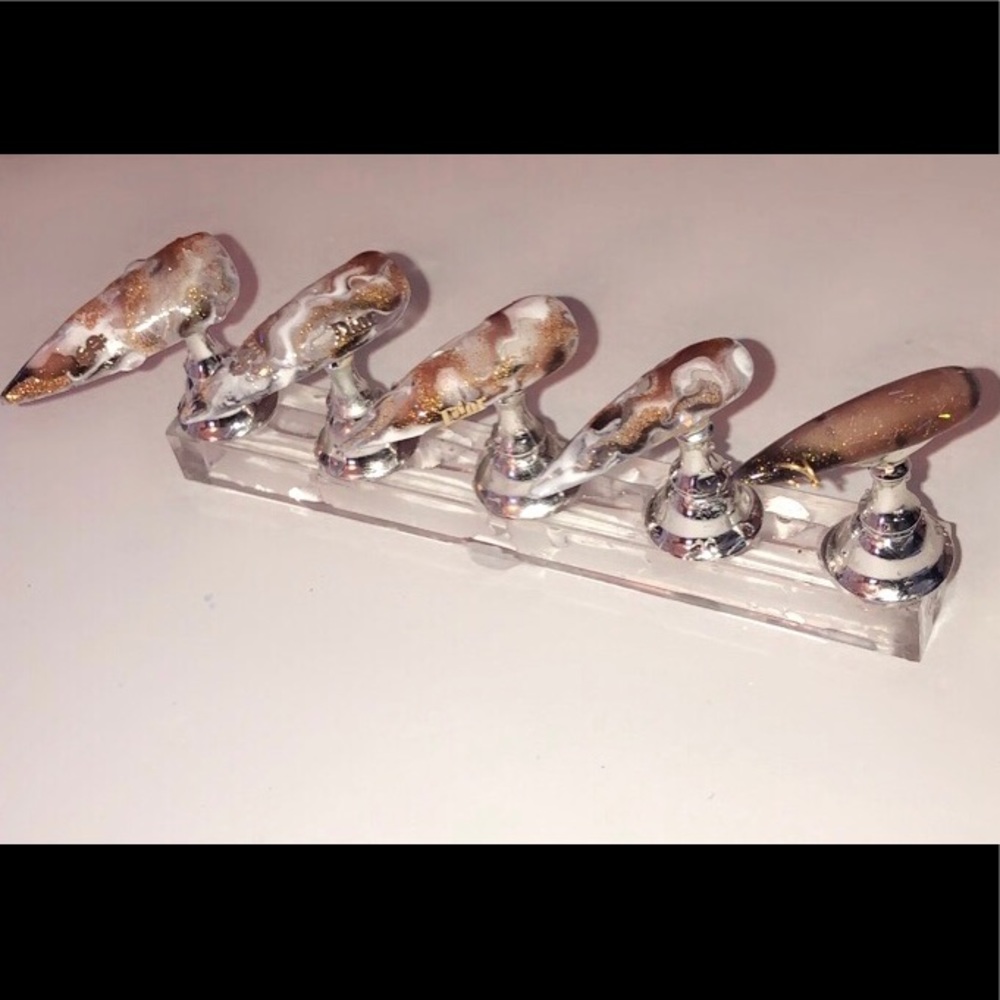 Marbled Dior press on nails - Picture 3 of 3